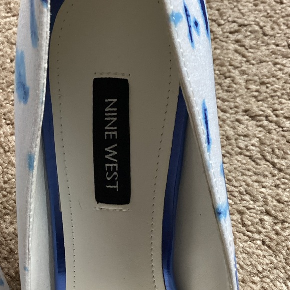Nine West blue and white heels - Picture 5 of 5